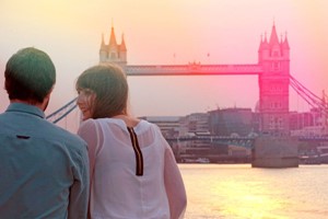 Thames Evening Cruise with a Glass of Sparkling Wine and Canapes for Two - Midweek Image 3
