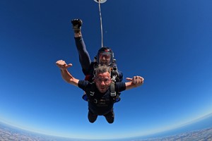 7000ft Tandem Skydive in Peterborough picture